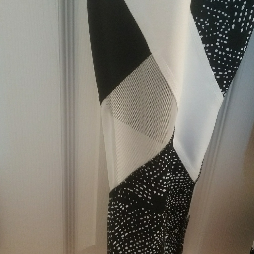 NWT Performance Capris XXL Final Price *Last 1 - Picture 4 of 5